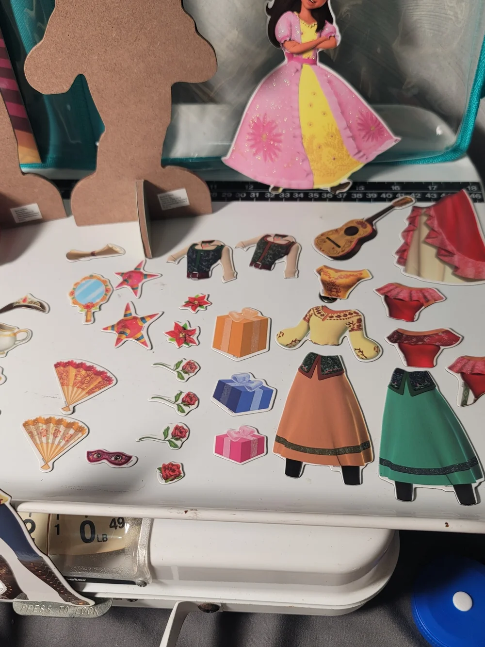 LN. Disney 2018 Elena of Avalor Magnetic Dress-Up Wooden Dolls with Carry Bag